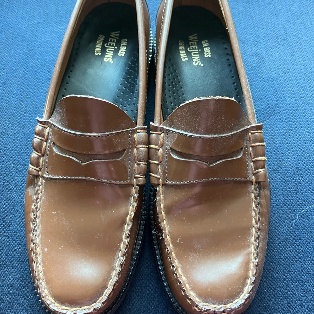 GH Bass Weejun lugged brown leather loafers. Size 11. Like new